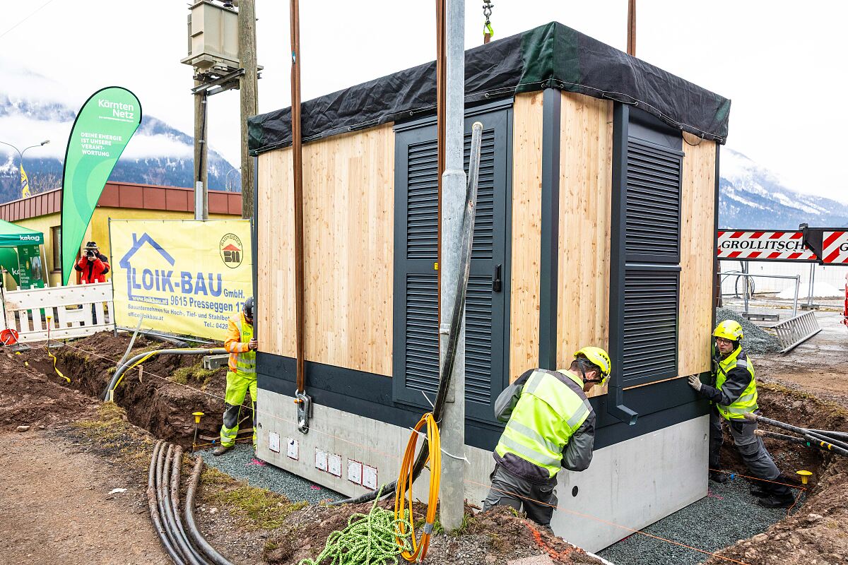 20251203_Kärnten Netz Anlieferung Holz-Trafostation